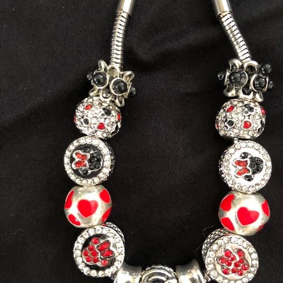 Mouse red and black charm bracelet - Picture 3 of 5